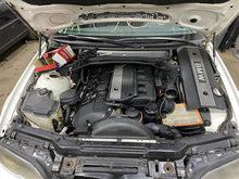 Load image into Gallery viewer, WASHER BOTTLE Z4 325i 330i 323i 328i 00 01 02 03 - 08 - 1112933