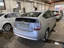 Load image into Gallery viewer, ALTERNATOR Toyota Prius 2004 04 05 06 07 - 1118107