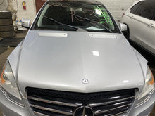 Load image into Gallery viewer, SUNROOF ASSEMBLY R320 R350 R500 R63 06 07 08 09 10 11 12 13 - 1116762