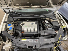 Load image into Gallery viewer, Fuel Filler Door Volkswagen Jetta 2006 06 - 1118222