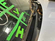 Load image into Gallery viewer, WINDSHIELD WIPER ARM Mercedes-Benz C250 C63 2013 13 - 1118648