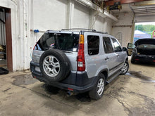 Load image into Gallery viewer, QUARTER PANEL CUT ASSEMBLY Honda CRV 2002 02 2003 03 2004 04 2005 05 06 Right - 1125755