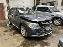 Load image into Gallery viewer, CARRIER ASSEMBLY BMW 330i X1 2006 06 2013 13 2014 14 Auto Front - 1143156