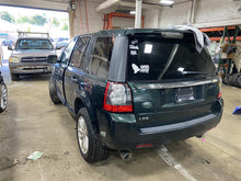 Load image into Gallery viewer, CENTER PILLAR CUT Land Rover Evoque 12 13 14 15 16 17 18 Right - 1144834