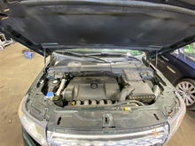 Load image into Gallery viewer, CENTER PILLAR CUT Land Rover Evoque 12 13 14 15 16 17 18 Right - 1144834