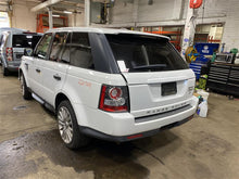 Load image into Gallery viewer, FUSE BOX Range Rover Sport 2010 10 2011 11 2012 12 2013 13 - 1149079