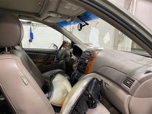 Load image into Gallery viewer, SPEEDOMETER CLUSTER Toyota Sienna 2006 06 - 1150389