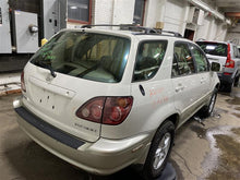 Load image into Gallery viewer, INDEPENDENT REAR SUSPENSION Lexus RX300 1999 99 2000 00 01 02 03 Left - 1151265