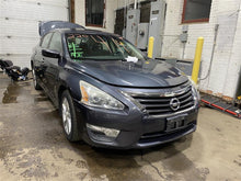 Load image into Gallery viewer, FRONT INTERIOR DOOR TRIM PANEL Nissan Altima 2013 13 - 1156003