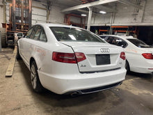 Load image into Gallery viewer, Center Pillar Cut Audi A6 S6 2005 05 2006 06 2007 07 2008 08 2009 09 10 11 Right - 1158429