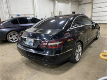 Load image into Gallery viewer, 2010 Mercedes-Benz E350 E550 E63 Floor Shifter - 1165064