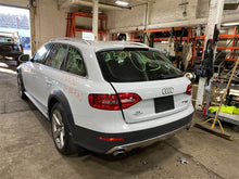 Load image into Gallery viewer, INDEPENDENT REAR SUSPENSION Audi Allroad 13 14 15 16 Right - 1168832