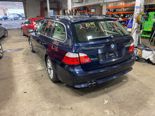 Load image into Gallery viewer, 2010 BMW 535i Floor Shifter - 1263901