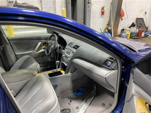 Load image into Gallery viewer, 2007 Toyota Camry Floor Shifter - 1283449