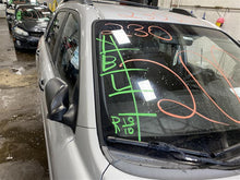 Load image into Gallery viewer, FRONT DOOR GLASS Kia Sportage 05 06 07 08 09 10 Left - 1288404