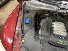 Load image into Gallery viewer, STEERING WHEEL Volkswagen Touareg 2004 04 - 1287793