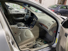 Load image into Gallery viewer, FRONT DOOR Volvo V70 XC 2001 01 02 03 04 05 06 07 Right - 1297210