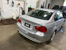 Load image into Gallery viewer, 2011 BMW 328i Floor Shifter - 1299241