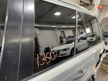 Load image into Gallery viewer, WINDSHIELD WIPER ARM Land Rover Range Rover Sport 2006 06 - 1301597