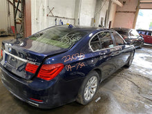 Load image into Gallery viewer, 2010 BMW 750 HYBRID 750i 750il 750LI Floor Shifter - 1304928