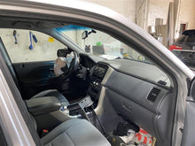 Load image into Gallery viewer, REAR QUARTER GLASS Honda Pilot 03 04 05 06 07 08 Left - 1305916