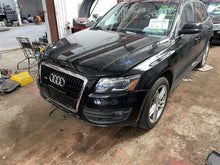 Load image into Gallery viewer, 2010 Audi Q5 Floor Shifter - 1315654