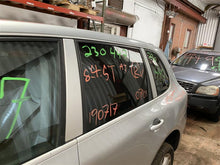 Load image into Gallery viewer, Center Pillar Cut Porsche Cayenne 2003 03 2004 04 05 06 07 08 09 10 Right - 1314963