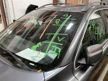 Load image into Gallery viewer, 2005 Volvo XC90 Floor Shifter - 1315084