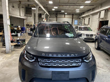 Load image into Gallery viewer, THIRD SEAT Land Rover Discovery 2017 17 - 1316609