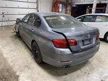 Load image into Gallery viewer, FRONT DOOR VENT GLASS 528i 535i 550i Active 5 M5 2011-2016 Left - 1320902