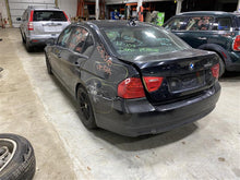 Load image into Gallery viewer, 2009 BMW 328i Floor Shifter - 1327052