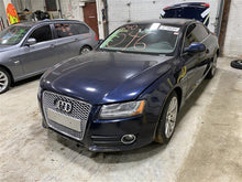 Load image into Gallery viewer, 2011 Audi A5 Floor Shifter - 1332054
