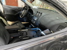 Load image into Gallery viewer, FRONT DOOR VENT GLASS Nissan Altima 07 08 09 10 11 12 Right - 1332990