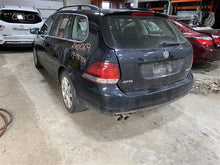 Load image into Gallery viewer, FRONT SPINDLE KNUCKLE Volkswagen Beetle Jetta 2011-2019 Right - 1334035