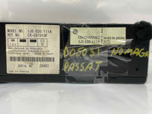 Load image into Gallery viewer, CD Changer Beetle Jetta Golf 96 97 98 99 00 01 02 03 04 - NW140145