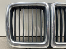 Load image into Gallery viewer, Grille BMW 735I 1992 - NW98247