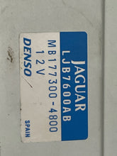 Load image into Gallery viewer, Temperature Control Computer Jaguar XK8 2000 00 2001 01 2002 02 2003 03 04 05 06 - NW33294