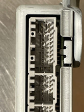 Load image into Gallery viewer, Temperature Control Computer Jaguar XK8 2000 00 2001 01 2002 02 2003 03 04 05 06 - NW33294