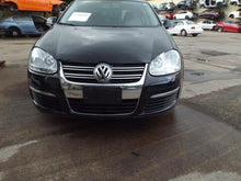 Load image into Gallery viewer, RADIATOR Jetta Rabbit 2005 05 2006 06 2007 07 08 09 10 - MRK376282