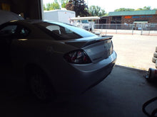 Load image into Gallery viewer, CONDENSER FAN ASSEMBLY Tiburon 2003 03 04 05 06 07 08 - MRK393490