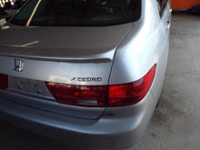 Load image into Gallery viewer, REAR HUB WITH SPINDLE Honda Accord 03 04 05 06 07 Right - MRK395166