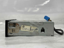 Load image into Gallery viewer, RADIO GOLF JETTA PASSAT 99 00 01 02 03 04 05 CD PLAYER - NW140155
