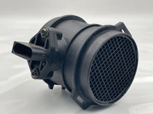 Load image into Gallery viewer, Mass Air Flow Sensor Meter MAF Crossfire 230 SLK C230 C240 C280 C32 98-08 - NW5311