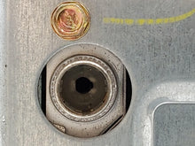Load image into Gallery viewer, Radio Cadillac Deville 2003 - NW134397