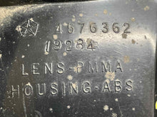 Load image into Gallery viewer, TAIL LIGHT LAMP ASSEMBLY Town & Country Voyager Caravan 96-03 Right - NW179570