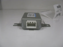 Load image into Gallery viewer, CRUISE CONTROL COMPUTER Diamante 2000 00 01 02 03 04 - 348188