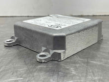 Load image into Gallery viewer, AIR BAG COMPUTER Kia Sedona 2002 02 2003 03 2004 04 05 - NW33350