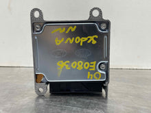 Load image into Gallery viewer, AIR BAG COMPUTER Kia Sedona 2002 02 2003 03 2004 04 05 - NW33350