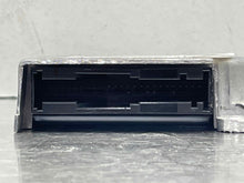 Load image into Gallery viewer, AIR BAG COMPUTER Kia Sedona 2002 02 2003 03 2004 04 05 - NW33350