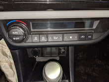 Load image into Gallery viewer, TEMPERATURE CONTROLS Toyota Corolla 2014 14 2015 15 2016 16 - NW101461